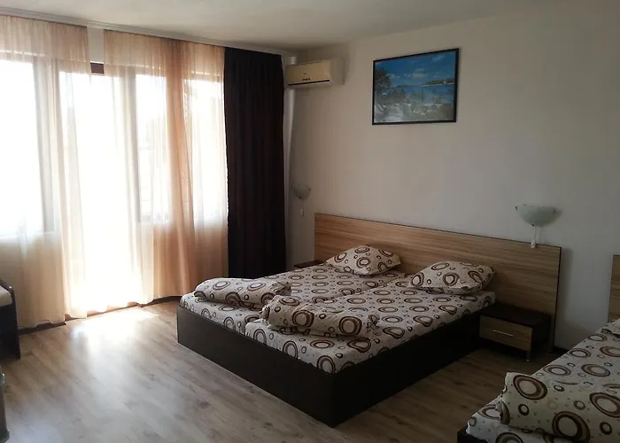 ゲストハウス Diana Self Check-in 3*